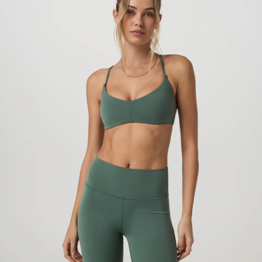 NWOT Vuori AllTheFeels™ Strappy Back Bra, Size M, Agate Green